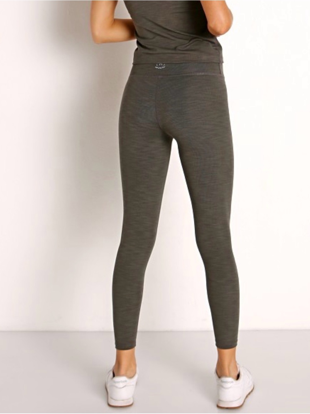 Beyond Yoga Heather Rib High Waisted Midi Legging Smoke Grey Large - Picture 3 of 7